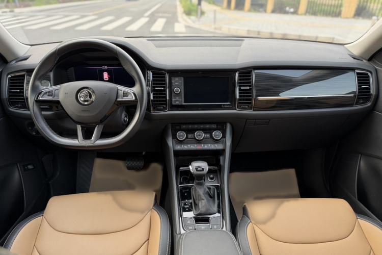 Used Skoda Kodiaq GT 2019 TSI330 Two-Wheel-Drive Luxury Edition China V Standard Interior 4