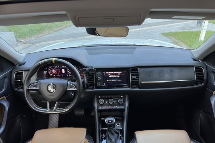 Used Skoda Kodiaq GT 2019 TSI330 Two-Wheel-Drive Luxury Edition China VI Standard Interior 9