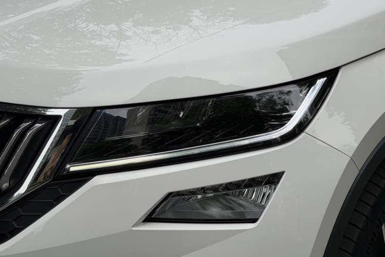 Used Skoda Kodiaq GT 2019 TSI330 Two-Wheel-Drive Luxury Edition China VI Standard Left Front Headlight