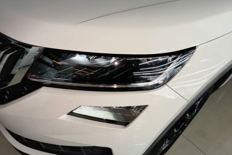 Used Skoda Kodiaq GT 2019 TSI330 Two-Wheel-Drive Luxury Edition China VI Standard Left Front Headlight