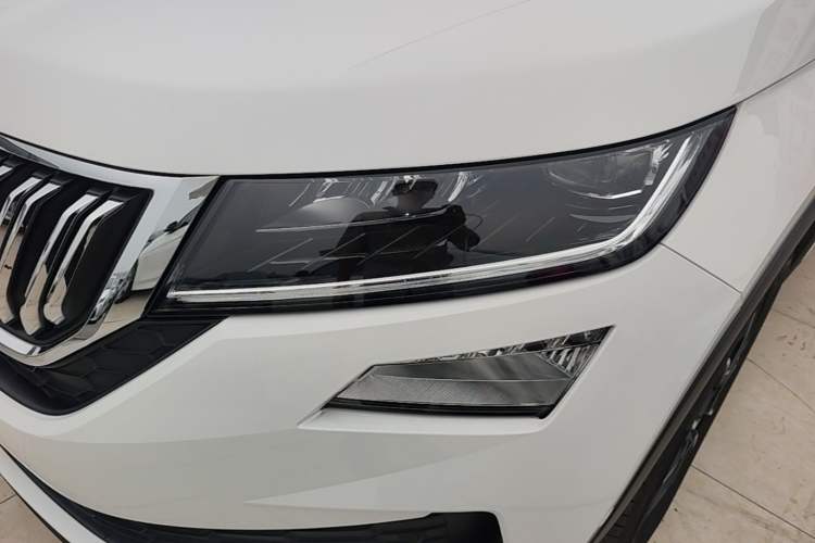 Used Skoda Kodiaq GT 2019 TSI330 Two-Wheel-Drive Luxury Edition China VI Standard Left Front Headlight