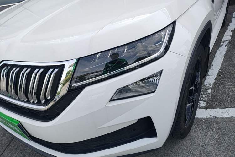 Used Skoda Kodiaq GT 2019 TSI330 Two-Wheel-Drive Luxury Edition China VI Standard Left Front Headlight