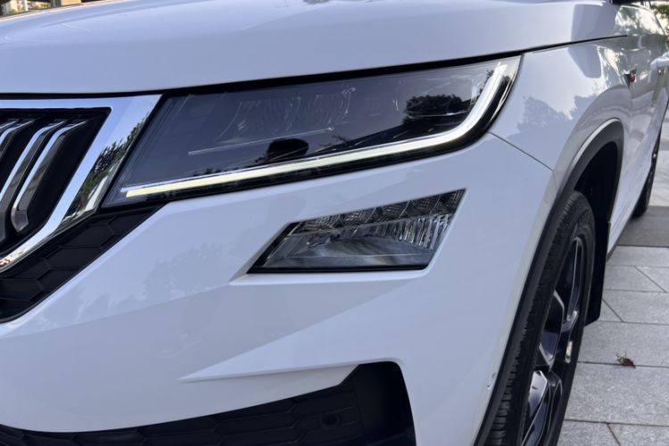 Used Skoda Kodiaq GT 2019 TSI330 Two-Wheel-Drive Luxury Edition China VI Standard Left Front Headlight
