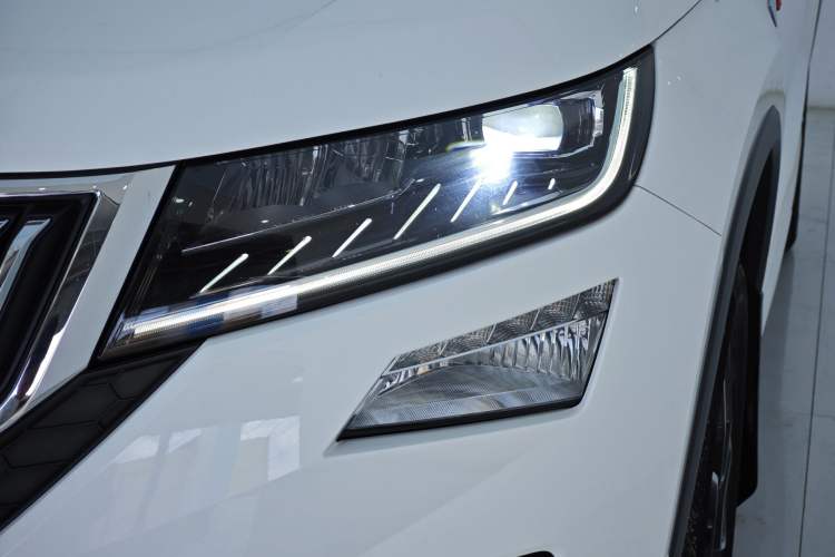 Used Skoda Kodiaq GT 2019 TSI330 Two-Wheel-Drive Luxury Edition China VI Standard Left Front Headlight