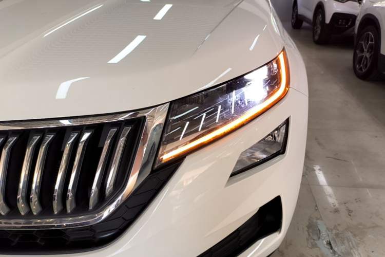 Used Skoda Kodiaq GT 2019 TSI330 Two-Wheel-Drive Luxury Edition China V Standard Left Front Headlight