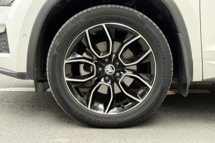Used Skoda Kodiaq GT 2019 TSI330 Two-Wheel-Drive Luxury Edition China VI Standard Left Front Wheel Hub