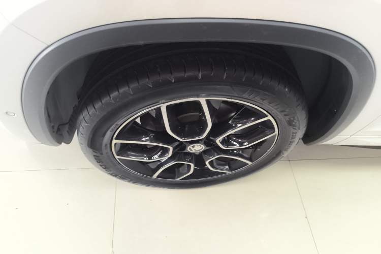 Used Skoda Kodiaq GT 2019 TSI380 4x4 Luxury Edition China VI Standard Left Front Wheel Hub