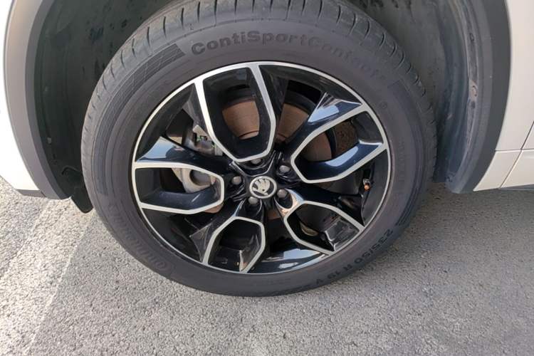 Used Skoda Kodiaq GT 2019 TSI330 Two-Wheel-Drive Luxury Edition China VI Standard Left Front Wheel Hub