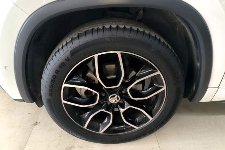 Used Skoda Kodiaq GT 2019 TSI330 Two-Wheel-Drive Luxury Edition China V Standard Left Front Wheel Hub