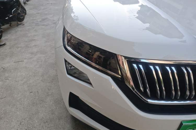 Used Skoda Kodiaq GT 2019 TSI330 Two-Wheel-Drive Luxury Edition China VI Standard Right Front Headlight