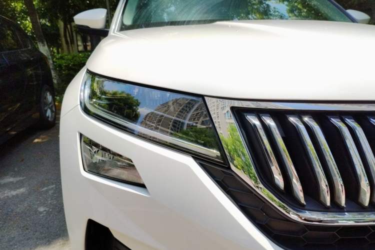 Used Skoda Kodiaq GT 2019 TSI330 Two-Wheel-Drive Luxury Edition China VI Standard Right Front Headlight