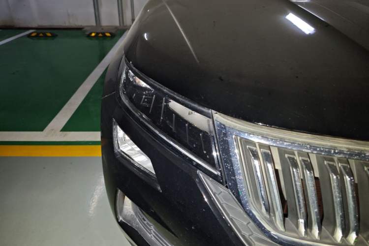 Used Skoda Kodiaq GT 2019 TSI330 Two-Wheel-Drive Luxury Edition China VI Standard Right Front Headlight