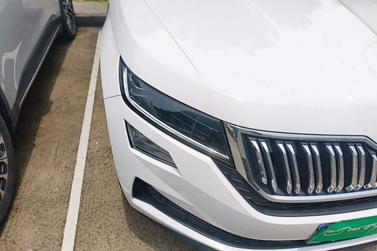Used Skoda Kodiaq GT 2019 TSI330 Two-Wheel-Drive Luxury Edition China V Standard Right Front Headlight