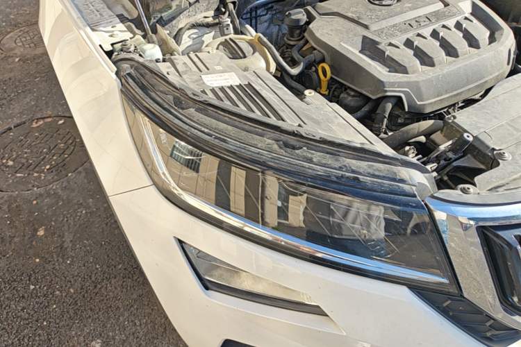 Used Skoda Kodiaq GT 2019 TSI330 Two-Wheel-Drive Luxury Edition China VI Standard Right Front Headlight