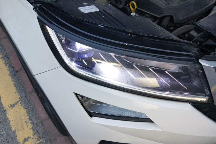 Used Skoda Kodiaq GT 2019 TSI330 Two-Wheel-Drive Luxury Edition China V Standard Right Front Headlight