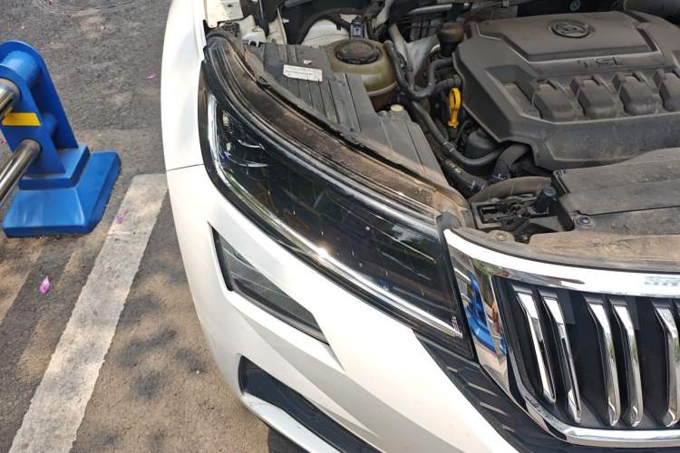 Used Skoda Kodiaq GT 2019 TSI330 Two-Wheel-Drive Luxury Edition China VI Standard Right Front Headlight