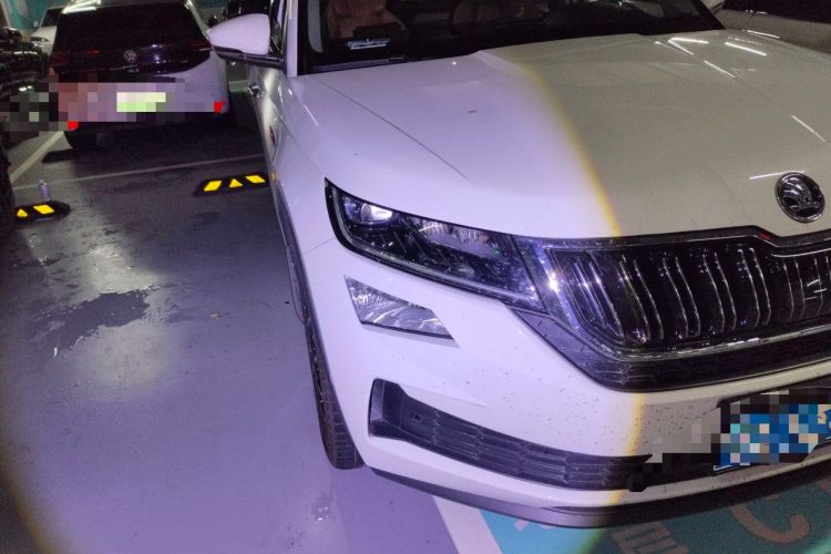 Used Skoda Kodiaq GT 2019 TSI380 4x4 Luxury Edition China VI Standard Right Front Headlight