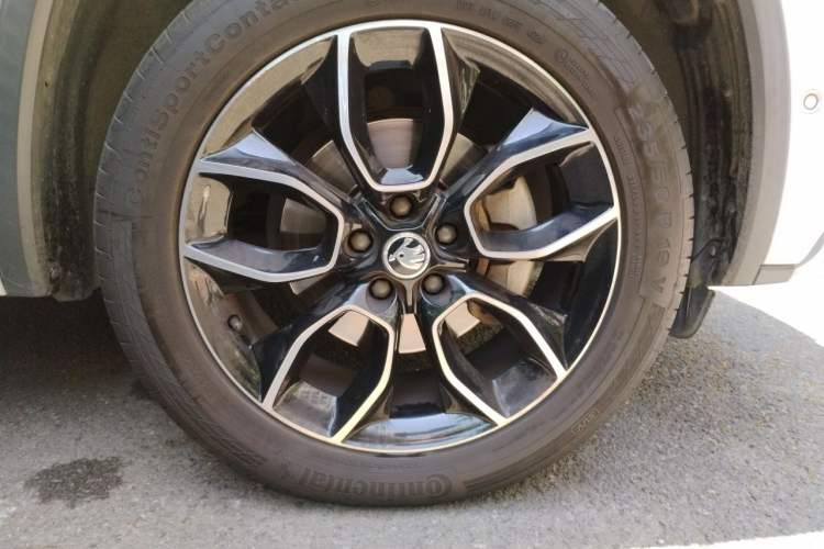 Used Skoda Kodiaq GT 2019 TSI330 Two-Wheel-Drive Luxury Edition China VI Standard Right Front Wheel Hub