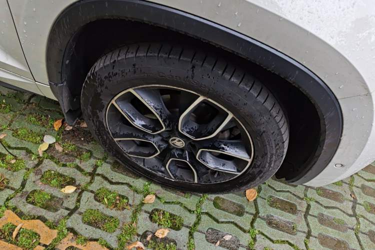 Used Skoda Kodiaq GT 2019 TSI330 Two-Wheel-Drive Luxury Edition China VI Standard Right Front Wheel Hub