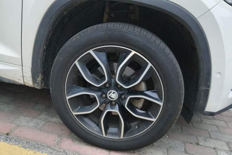 Used Skoda Kodiaq GT 2019 TSI330 Two-Wheel-Drive Luxury Edition China V Standard Right Front Wheel Hub