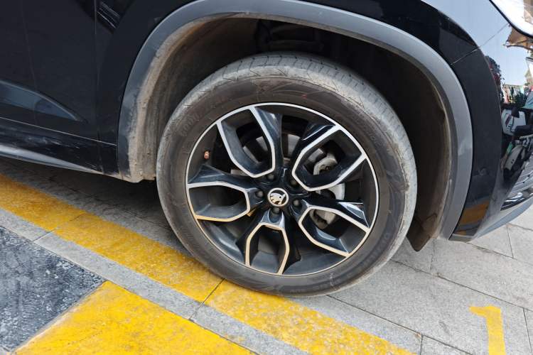 Used Skoda Kodiaq GT 2019 TSI330 Two-Wheel-Drive Luxury Edition China VI Standard Right Front Wheel Hub