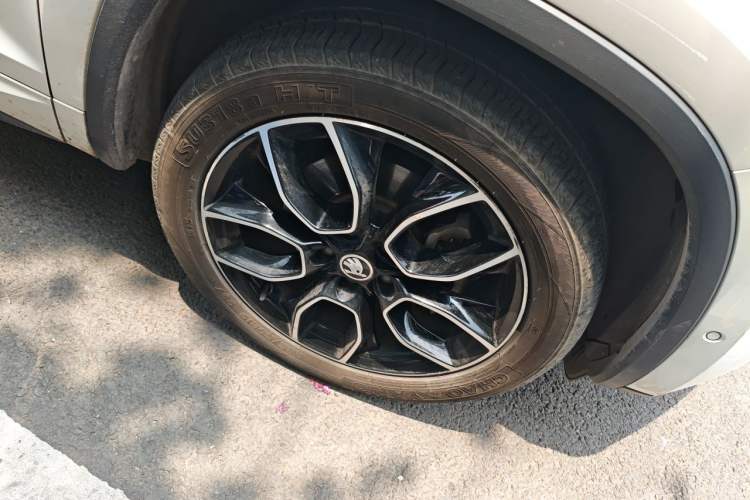 Used Skoda Kodiaq GT 2019 TSI330 Two-Wheel-Drive Luxury Edition China VI Standard Right Front Wheel Hub