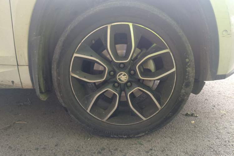 Used Skoda Kodiaq GT 2019 TSI330 Two-Wheel-Drive Luxury Edition China VI Standard Right Front Wheel Hub