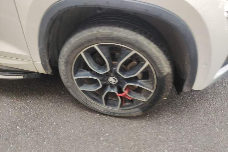 Used Skoda Kodiaq GT 2019 TSI330 Two-Wheel-Drive Luxury Edition China V Standard Right Front Wheel Hub