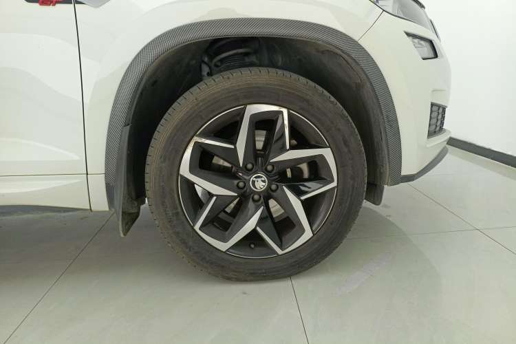 Used Skoda Kodiaq GT 2019 TSI330 Two-Wheel-Drive Comfort Edition China VI Right Front Wheel Hub