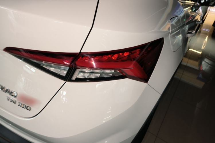Used Skoda Kodiaq GT 2019 TSI330 Two-Wheel-Drive Luxury Edition China VI Standard Right Rear Taillight