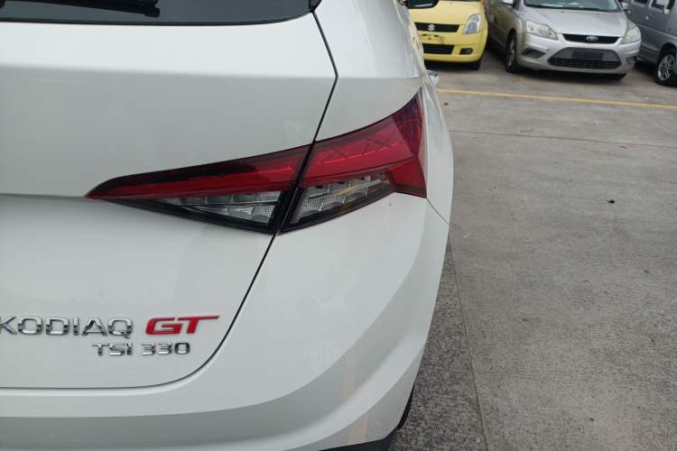 Used Skoda Kodiaq GT 2019 TSI330 Two-Wheel-Drive Luxury Edition China VI Standard Right Rear Taillight