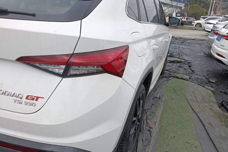 Used Skoda Kodiaq GT 2019 TSI330 Two-Wheel-Drive Luxury Edition China VI Standard Right Rear Taillight