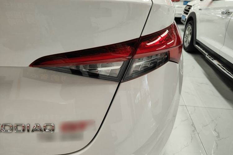 Used Skoda Kodiaq GT 2019 TSI330 Two-Wheel-Drive Luxury Edition China V Standard Right Rear Taillight