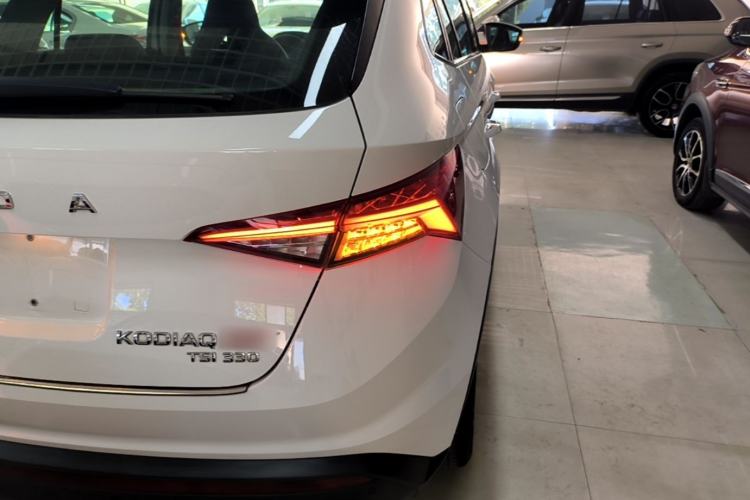 Used Skoda Kodiaq GT 2019 TSI330 Two-Wheel-Drive Luxury Edition China V Standard Right Rear Taillight