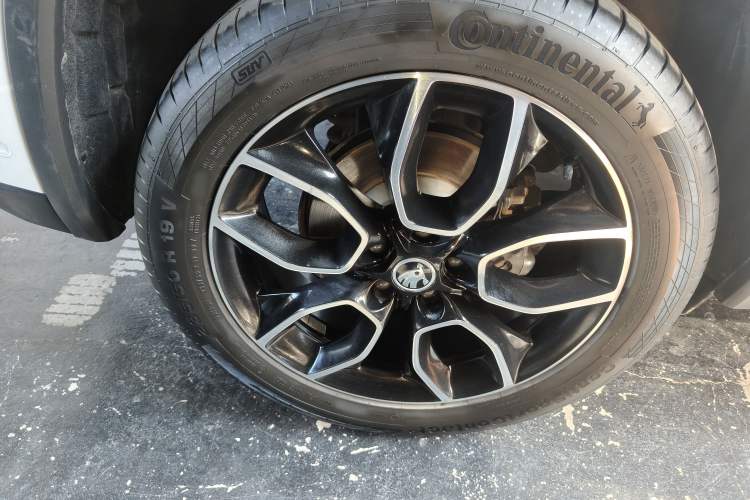 Used Skoda Kodiaq GT 2019 TSI330 Two-Wheel-Drive Luxury Edition China VI Standard Right Rear Wheel Hub