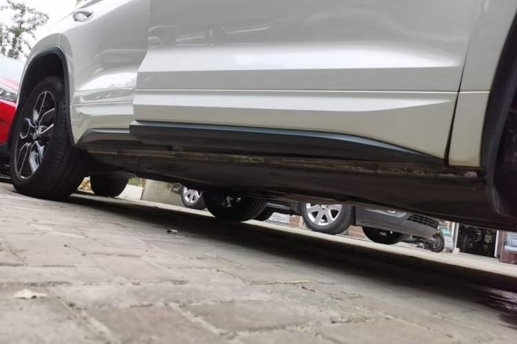 Used Skoda Kodiaq GT 2019 TSI330 Two-Wheel-Drive Luxury Edition China VI Standard Right Side Sill