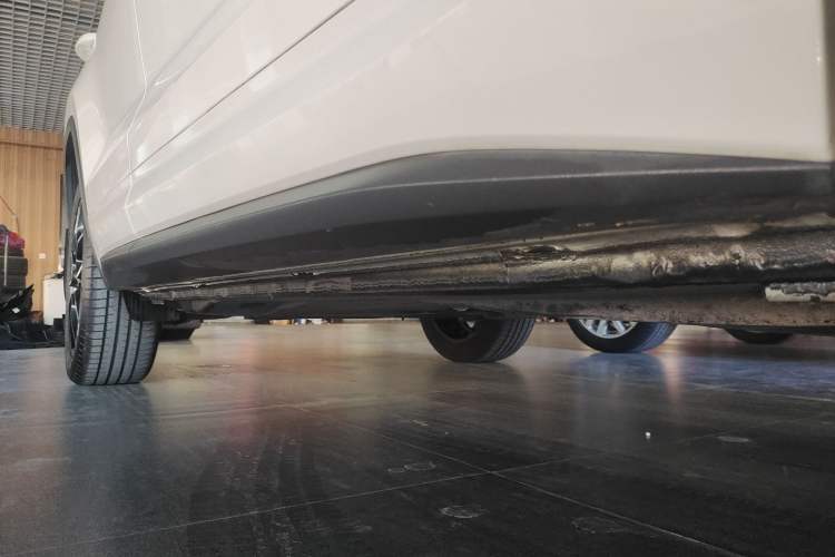 Used Skoda Kodiaq GT 2019 TSI380 4x4 Flagship Model China VI Standard Right Side Sill