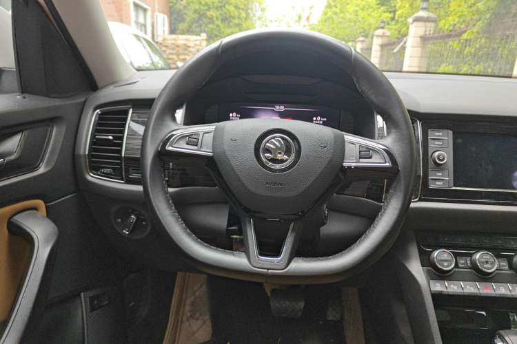 Used Skoda Kodiaq GT 2019 TSI330 Two-Wheel-Drive Luxury Edition China V Standard Steering Wheel