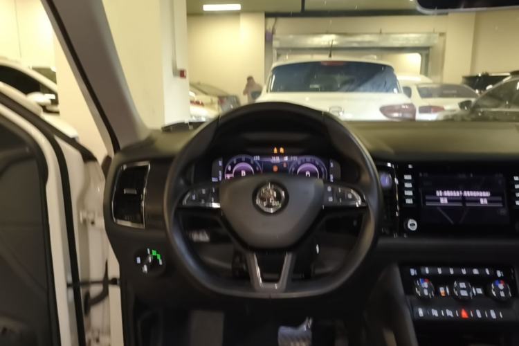 Used Skoda Kodiaq GT 2019 TSI380 4x4 Flagship Model China VI Standard Steering Wheel