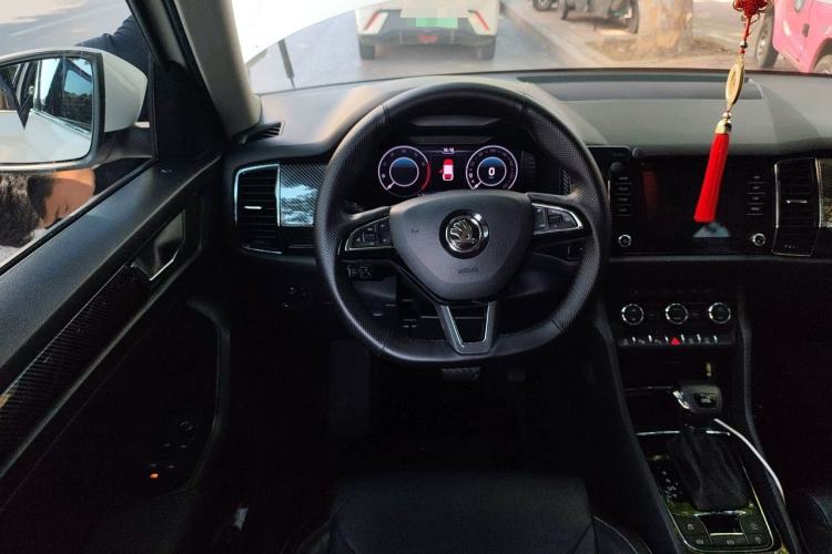 Used Skoda Kodiaq GT 2019 TSI380 4x4 Flagship Model China VI Standard Steering Wheel