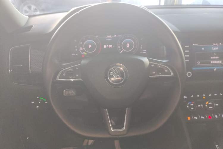 Used Skoda Kodiaq GT 2019 TSI380 4x4 Flagship Model China VI Standard Steering Wheel