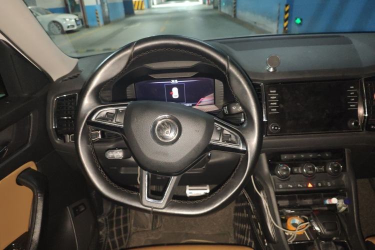 Used Skoda Kodiaq GT 2019 TSI330 Two-Wheel-Drive Luxury Edition China VI Standard Steering Wheel