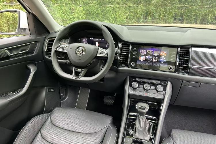 Used Skoda Kodiaq GT 2019 TSI380 4x4 Flagship Model China VI Standard Steering Wheel