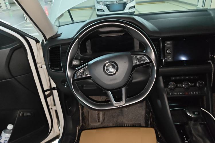 Used Skoda Kodiaq GT 2019 TSI330 Two-Wheel-Drive Luxury Edition China VI Standard Steering Wheel