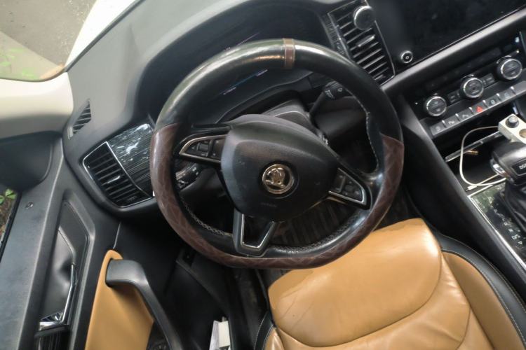 Used Skoda Kodiaq GT 2019 TSI330 Two-Wheel-Drive Luxury Edition China VI Standard Steering Wheel