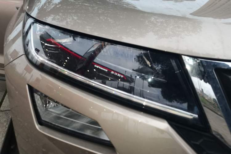 Used Skoda Kodiaq GT 2019 TSI380 4x4 Luxury Edition China VI Standard Right Front Headlight
