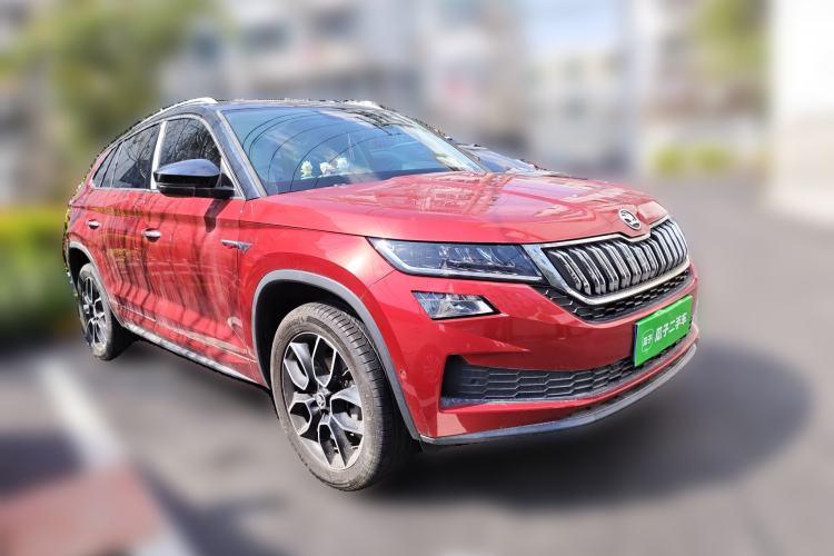 Used Skoda Kodiaq GT 2021 TSI330 Two-Wheel-Drive Luxury Edition Front Right 45 Deg
