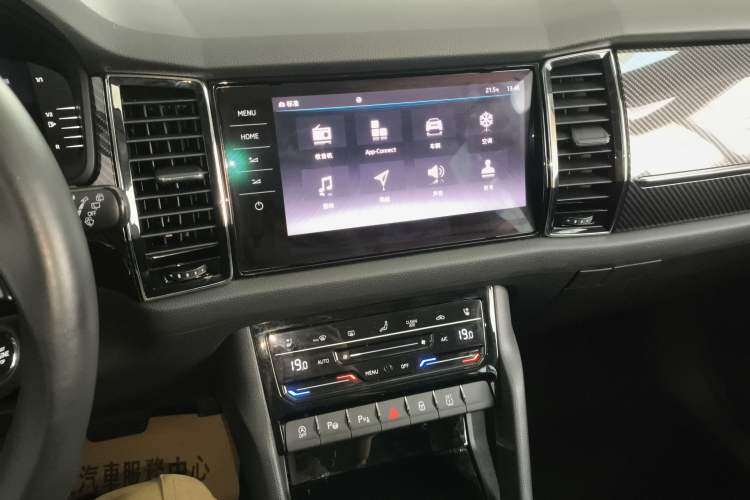 Used Skoda Kodiaq GT 2021 TSI330 Two-Wheel-Drive Luxury Edition Audio And AC Panel