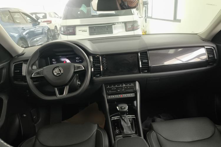 Used Skoda Kodiaq GT 2021 TSI330 Two-Wheel-Drive Luxury Edition Center Console