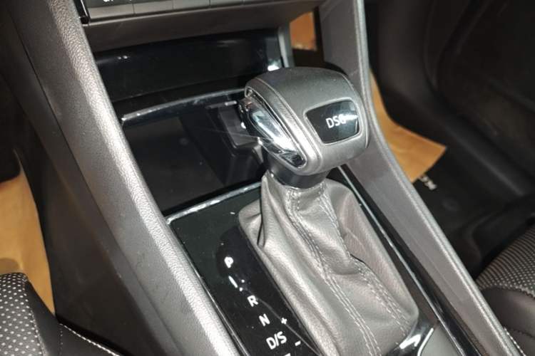 Used Skoda Kodiaq GT 2021 TSI330 Two-Wheel-Drive Luxury Edition Gear Lever
